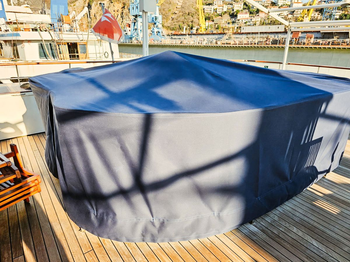 Abdeckung Schiffsbar