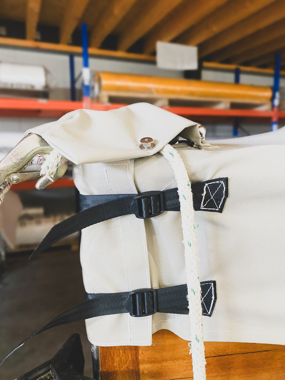 Hochwertige Schutzplane Boot Detail Bug